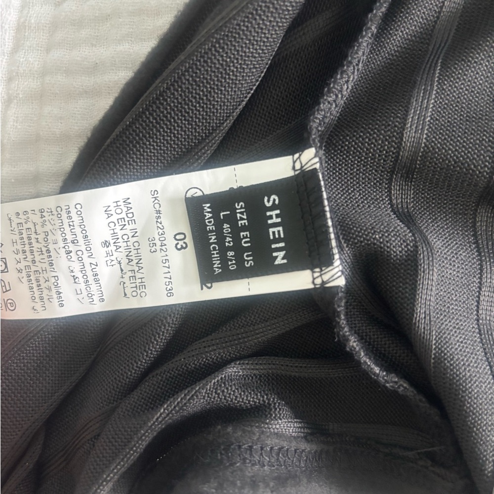 Black Ribbed Crop Top - Picture 2 of 3